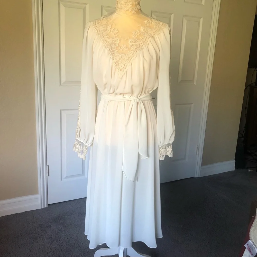 STRAUSS by BONNIE DRESS VINTAGE SIZE 6 CREAM LACE